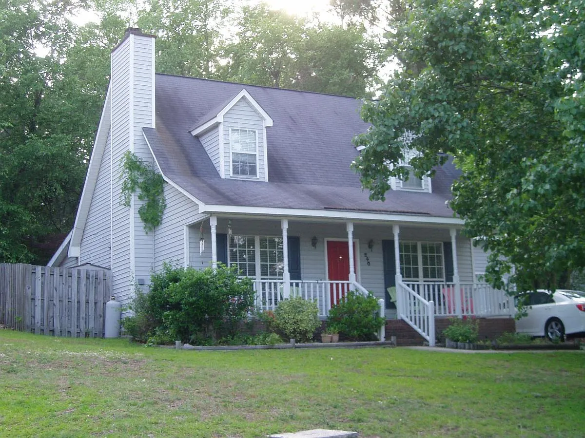 4 bed, 2.5 bath, 1505 sqft, $1,595 — Photo 2
