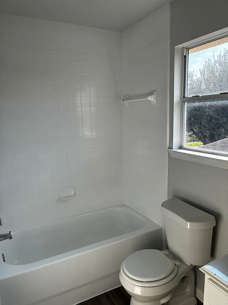 5 bed, 2383 sqft, $3,500 — Photo 3