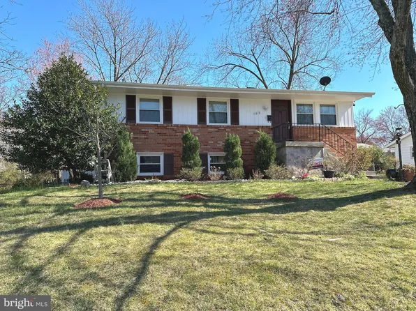 1010 S Ironwood Rd, Sterling, VA 20164