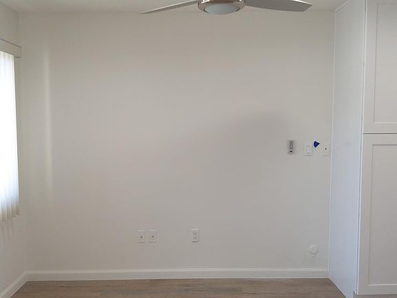 3rd image of 12801 Moorpark St Unit 316