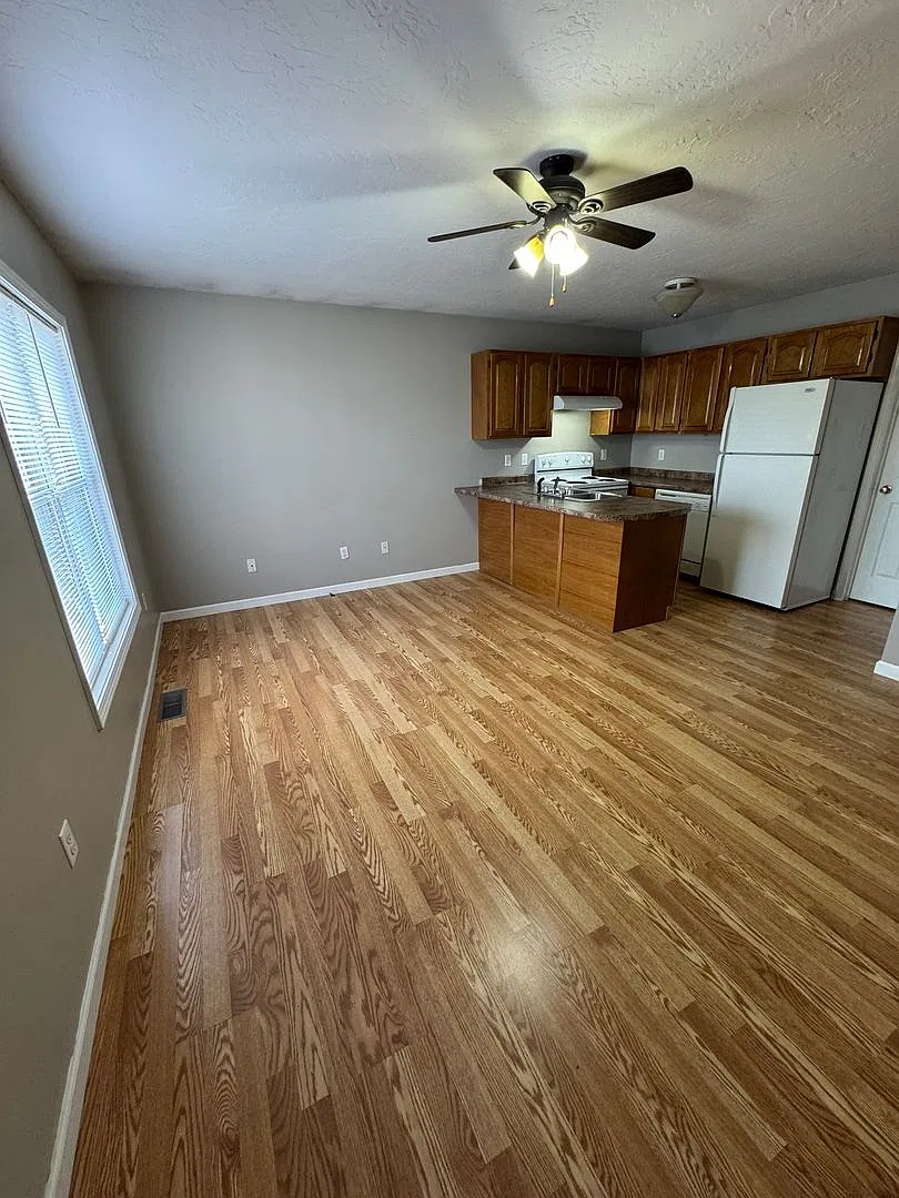 Desirable Bo Drive Duplex! — Photo 2