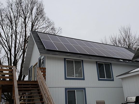 5th image of 412 Main St