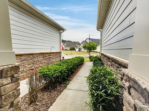 4th image of 1026 Carraway Ln