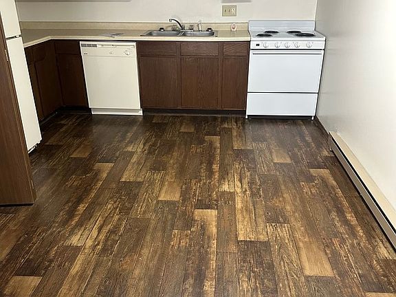 3rd image of 843 Driftwood Dr APT 6