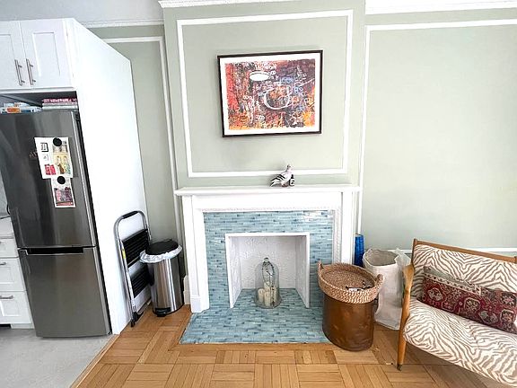 2nd image of 307 W 105th St APT 4A