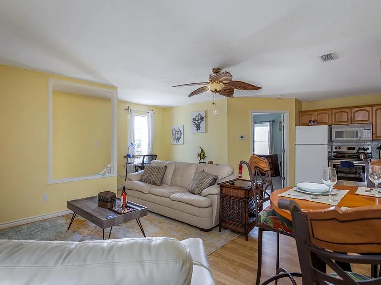14602 Villa Maria Isabel — Photo 13