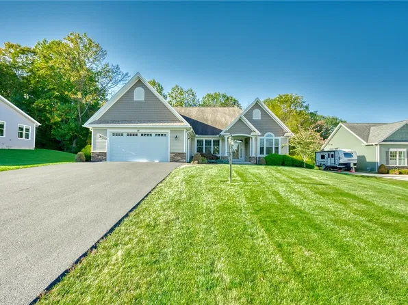 27 Waterworks Ln, Fairport, NY 14450