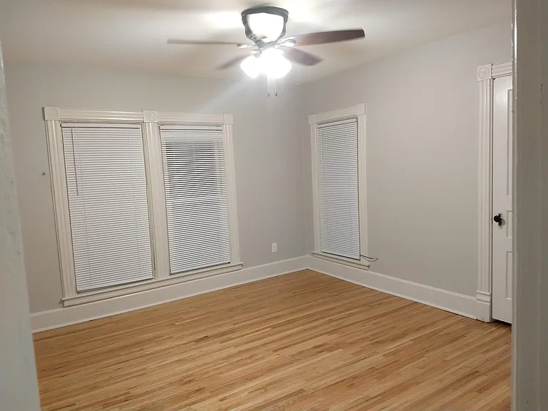 303 1/2 W Galena Ave — Photo 2