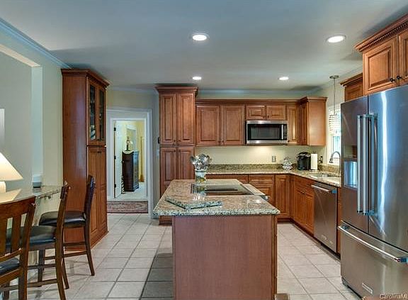 5th image of 106 Shelter Cove Ln #21