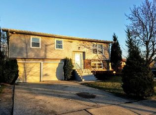 18723 Oakwood Ave, Country Club Hills, IL 60478