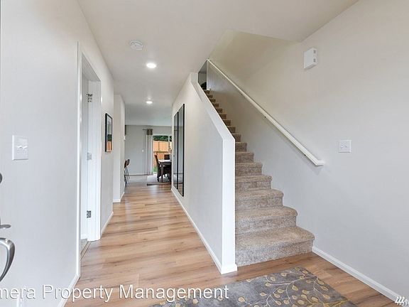 3rd image of 1097 91st Ave SE