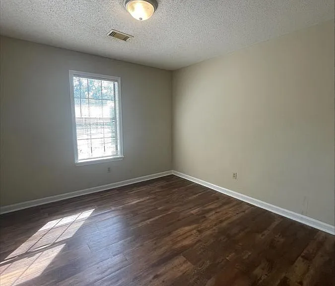 8400 Rutherford Dr — Photo 7