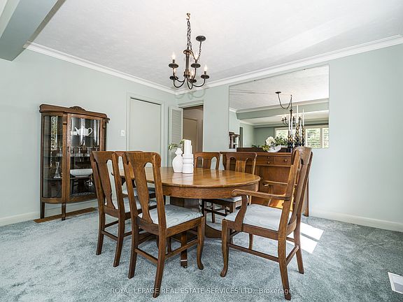 4th image of 8 Burwood Rd