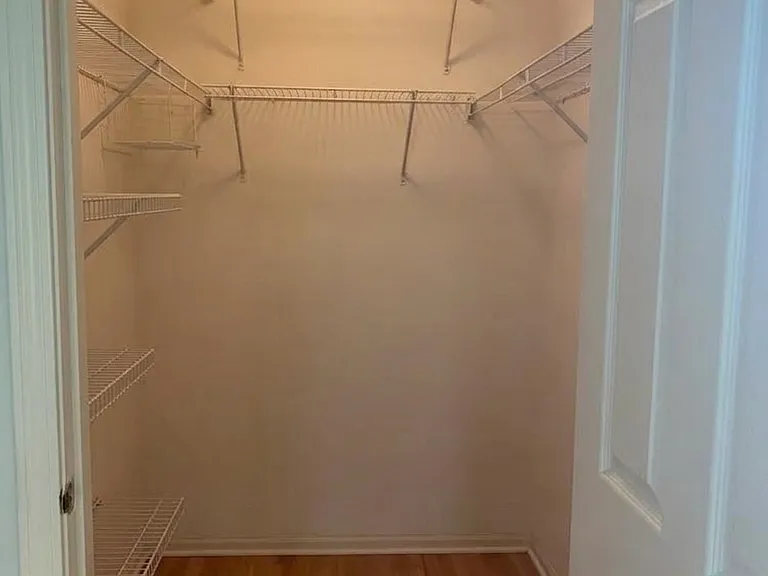 1850 Middlebury Dr — Photo 11