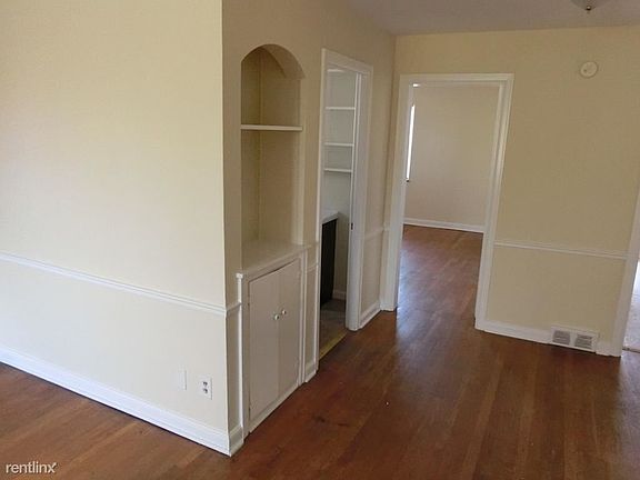 4th image of 14 W 8th Ave APT A