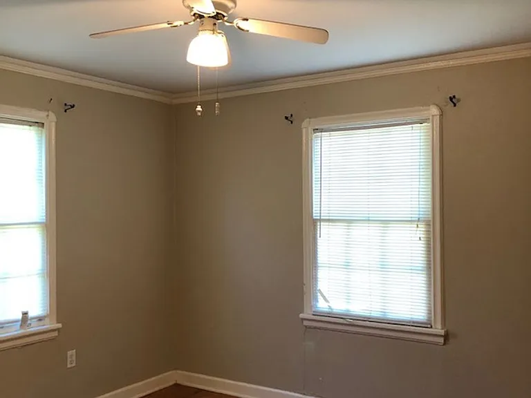 2525 Olive St — Photo 9