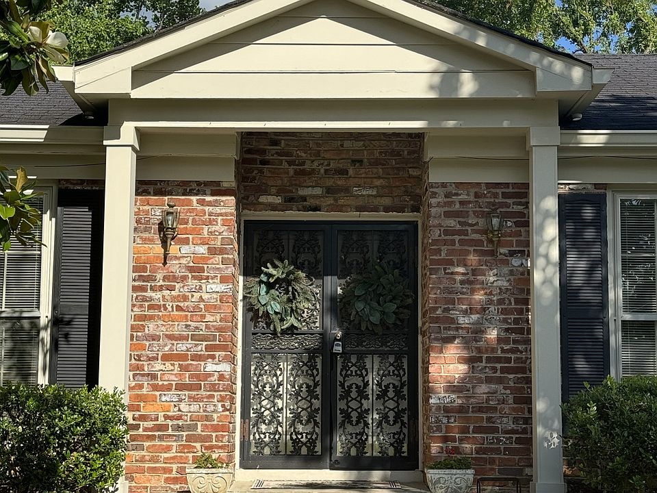 2nd image of 944 Percy Warner Blvd