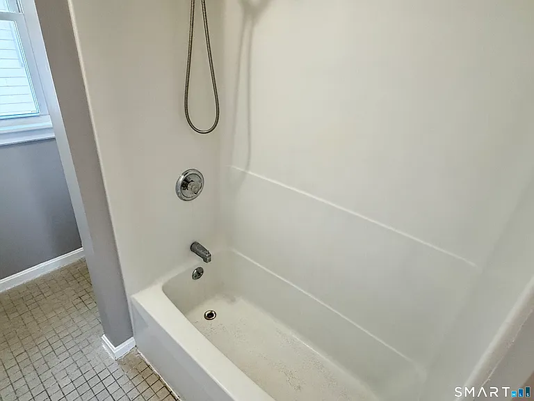 696 N Main St #2 — Photo 8