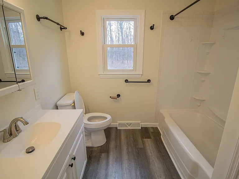 27 Hanifin Ave — Photo 6