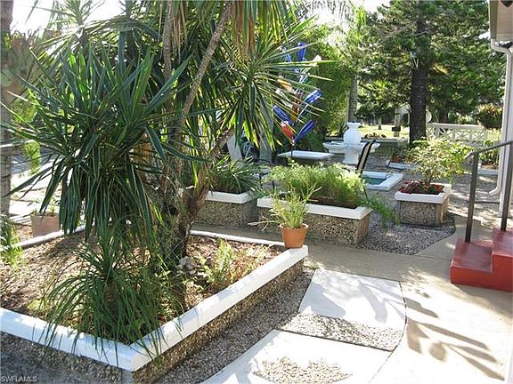 2nd image of 15885 Hart Rd