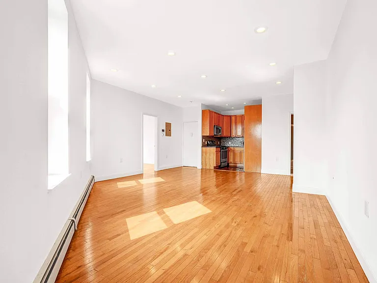 59-40 Myrtle Ave #3 — Photo 2