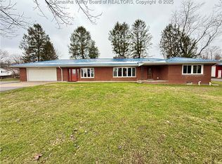 82 Williamton Grove Dr, Elkview, WV 25071