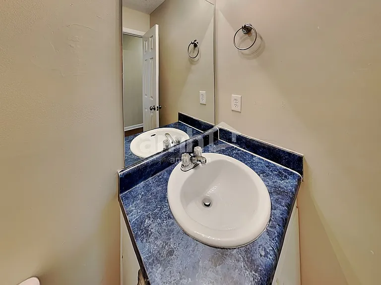 4445 Tuckahoe Ct — Photo 14