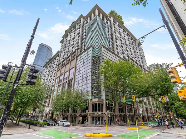933 Hornby St #204, Vancouver, BC V6Z 3G4