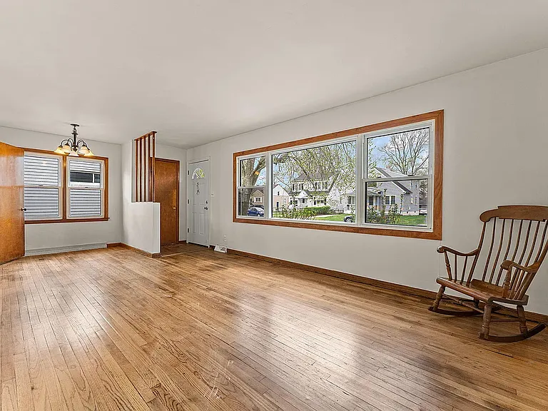 7021 Osborn Ave — Photo 3