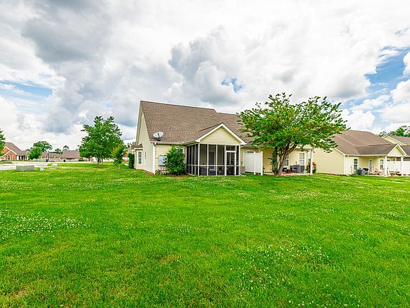 3rd image of 215 Briarstone Dr