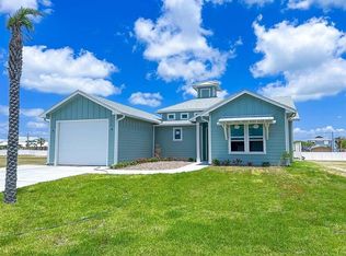 174 Tiki Dr, Rockport, TX 78382