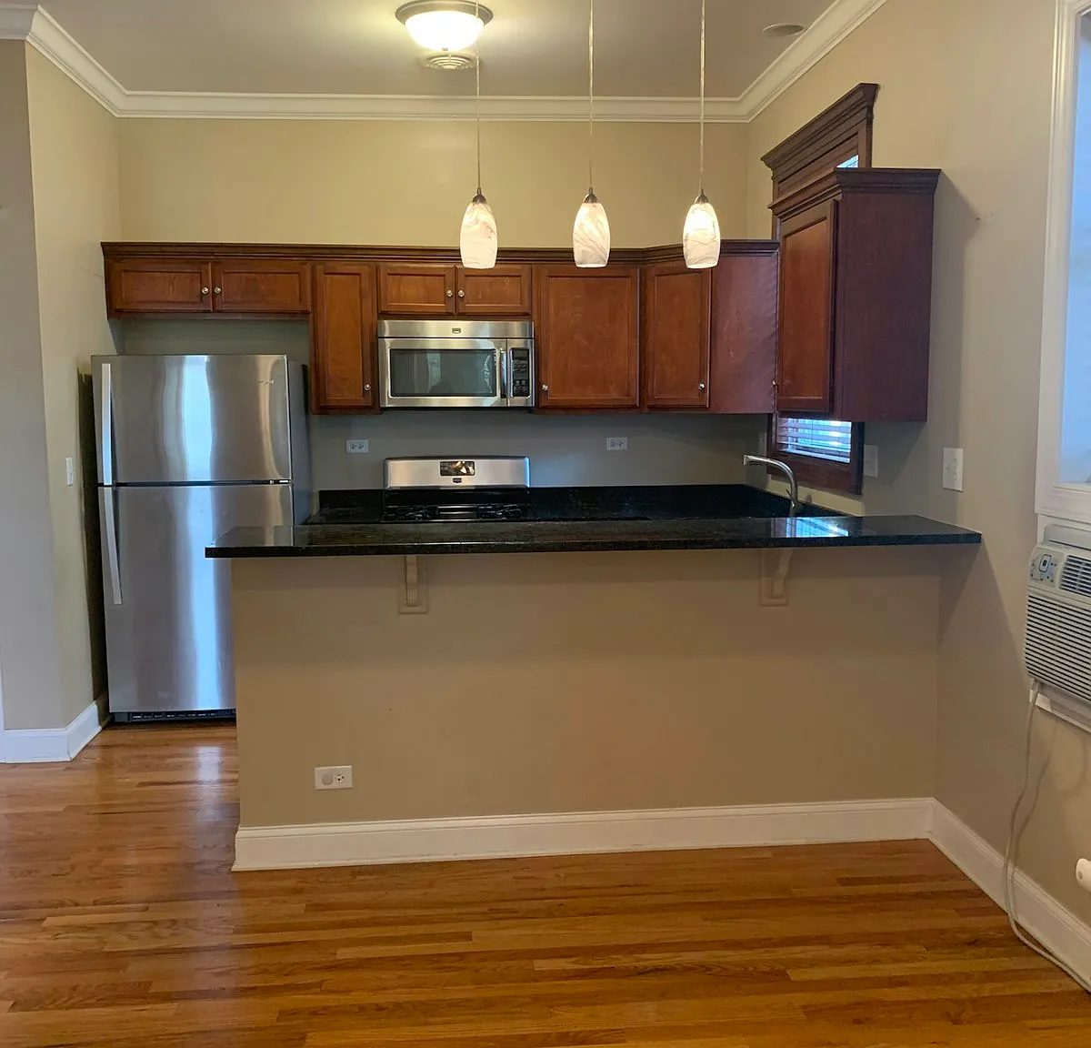 121 West 1st Street, Unit Apt 4 — Photo 3