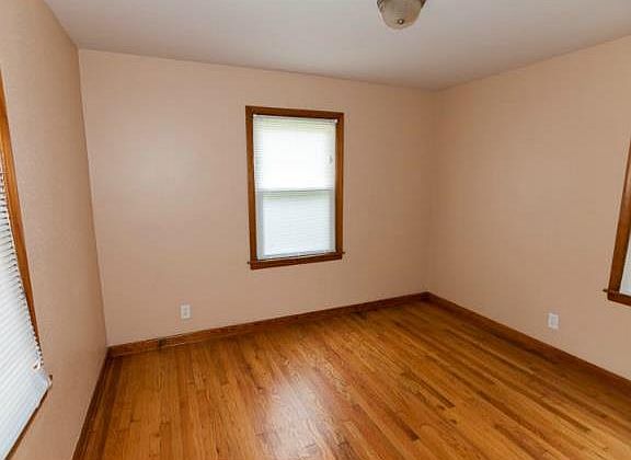 3rd image of 1624 N 64th Ter