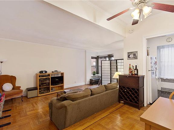3rd image of 230 Park Pl APT 4P