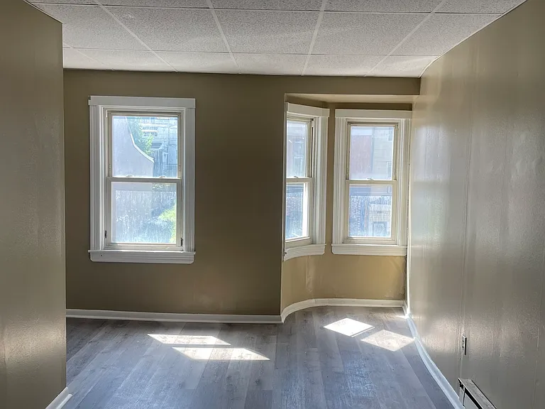 929 N Centre St #2 — Photo 2