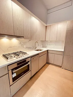 Rented by E Realty International Corp | media 38