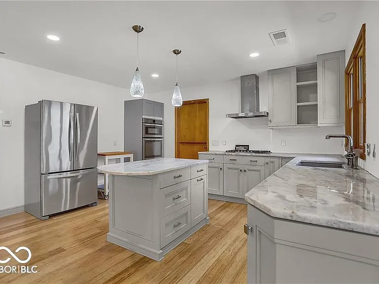 760 W Pine St — Photo 16