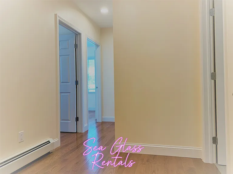 81 Floral St #2 — Photo 12