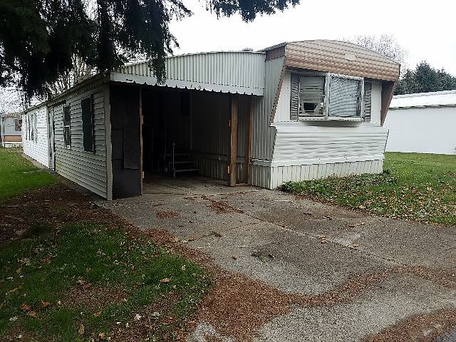 1st image of 105 Quarry Hill Est #105