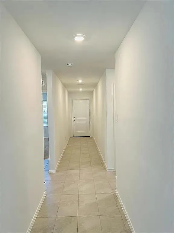 4 bed, 1667 sqft, $2,399 — Photo 4