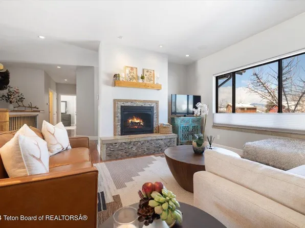 1125 Brooktrout Dr, Victor, ID 83455