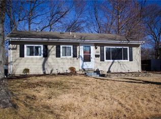 705 Village Square Dr, Hazelwood, MO 63042