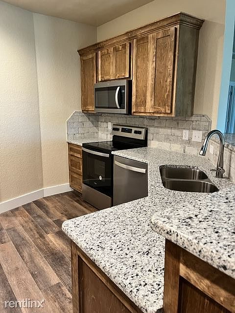 Kitchen (2)