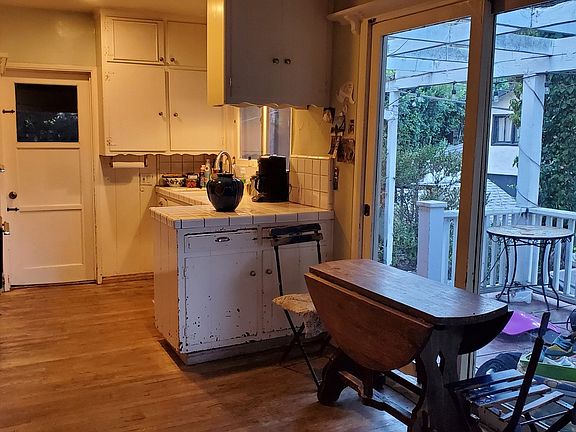 5th image of 2226 Stanley Hills Dr