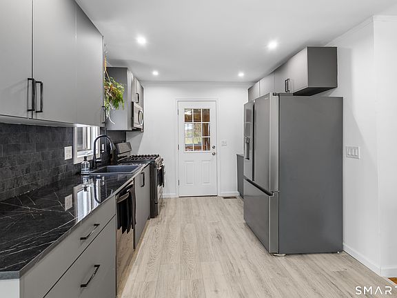 4th image of 503 Waterbury Road