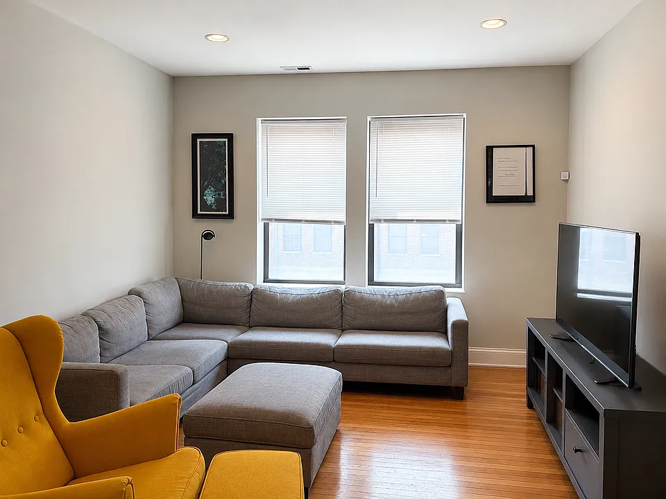1373 W Chicago Ave #2C