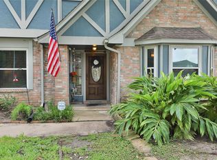 523 Rozelle Ave, Sugar Land, TX 77498