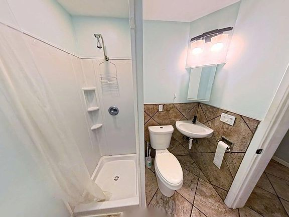 4th image of 510-518 E 14th St #518S