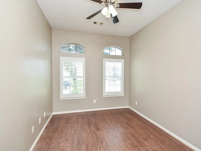 15975 Cottage Ivy Cir — Photo 10