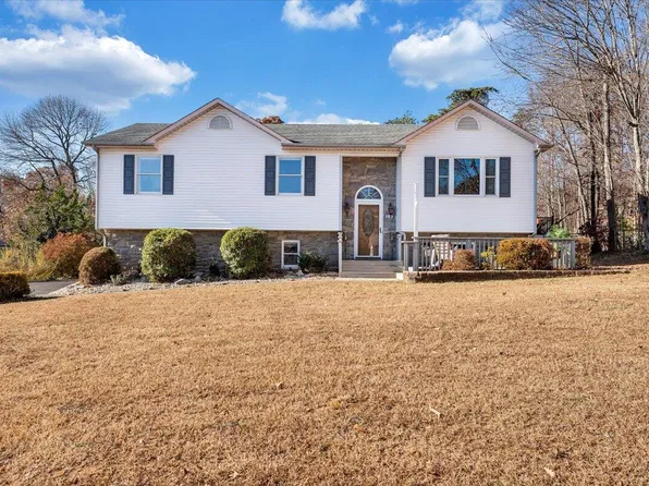 109 Barrington Ct, Hardy, VA 24101